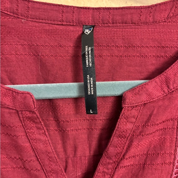 Kuhl Women's Burgundy Button-Front Top size large never worn nwot - Picture 7 of 7